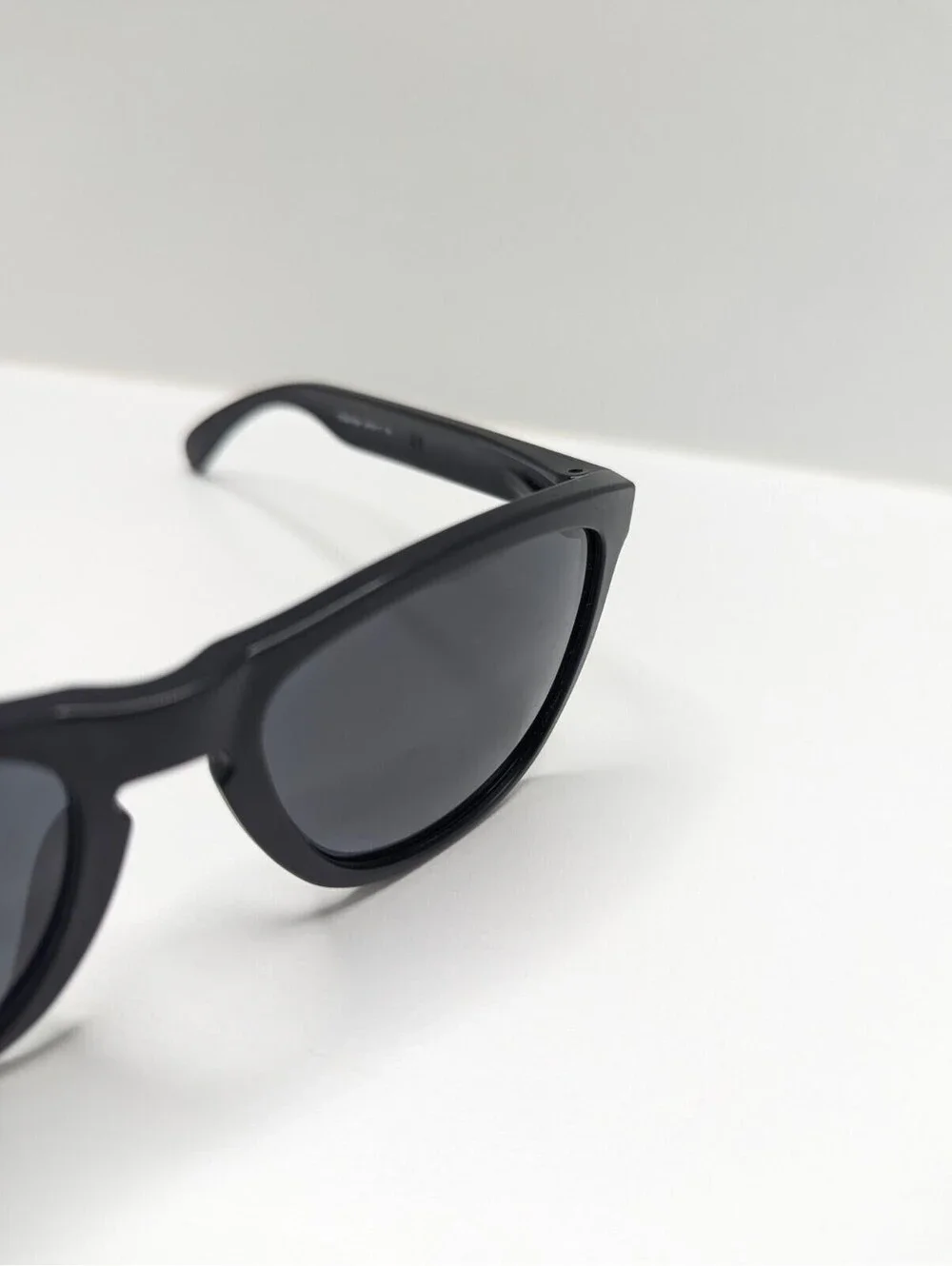 Oakley Frogskins Polished Black Authentic OO9013 Sunglasses Eyewear USA